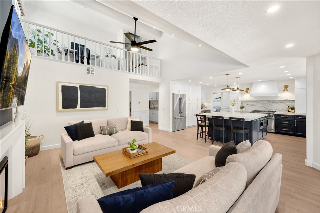 21210 Twin Oak