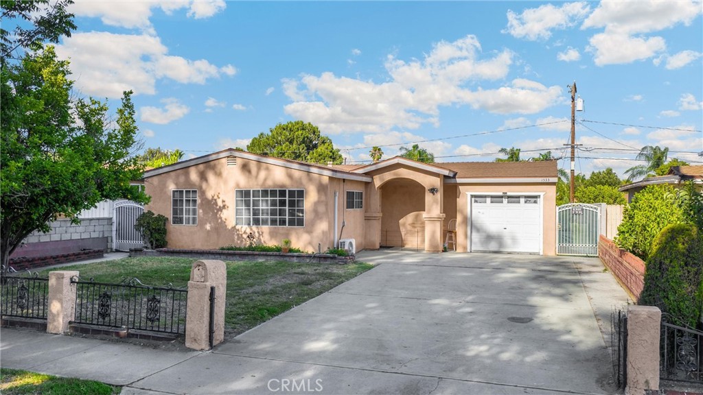 1533 S Sultana Avenue