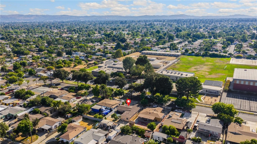 1533 S Sultana Avenue