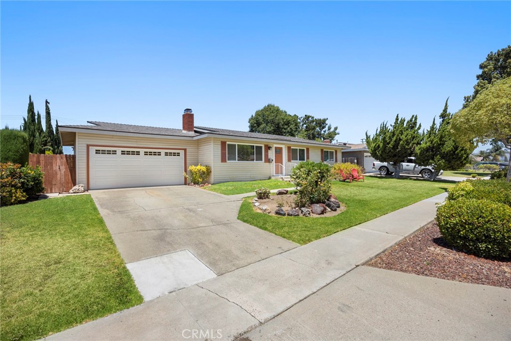 2825 Woodbine Avenue