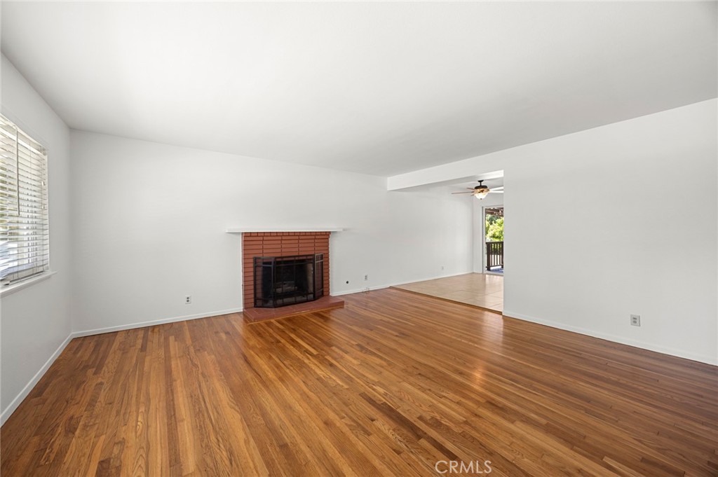 2825 Woodbine Avenue