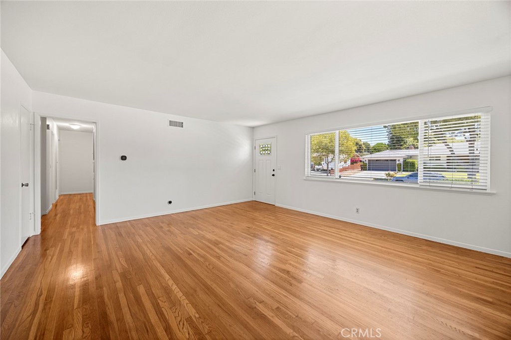 2825 Woodbine Avenue