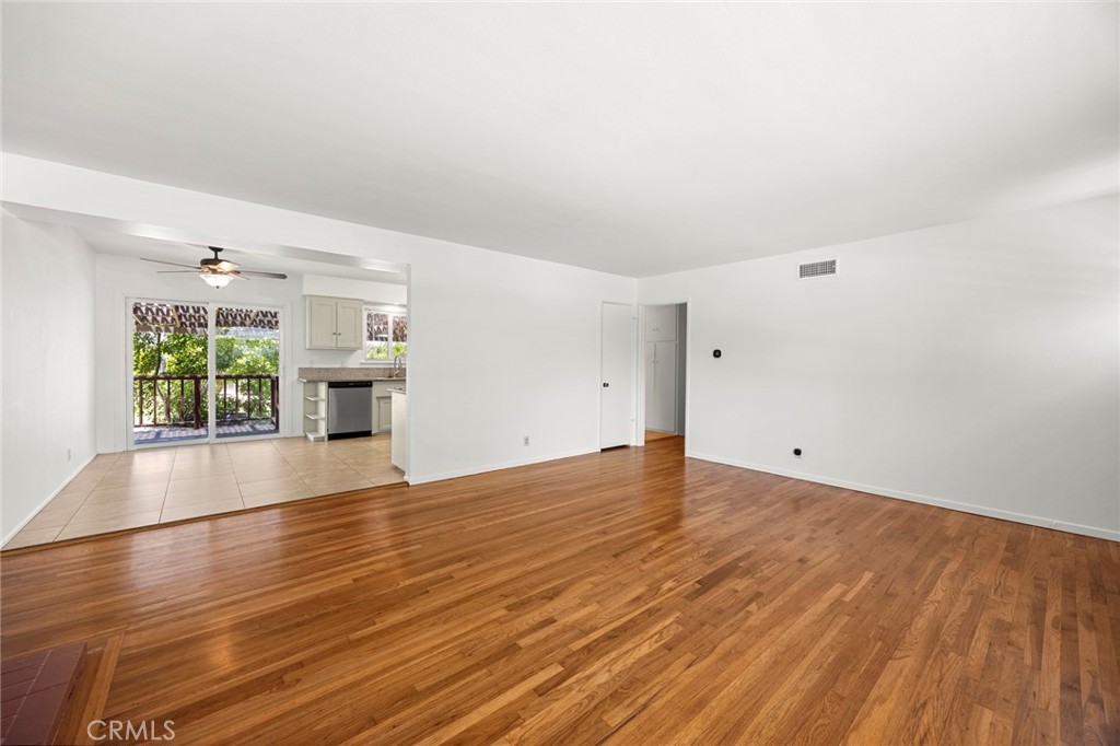 2825 Woodbine Avenue