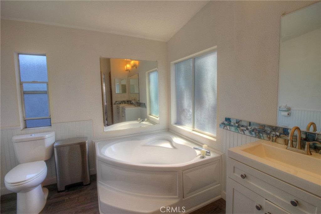 2851 Rolling Hills Drive 1