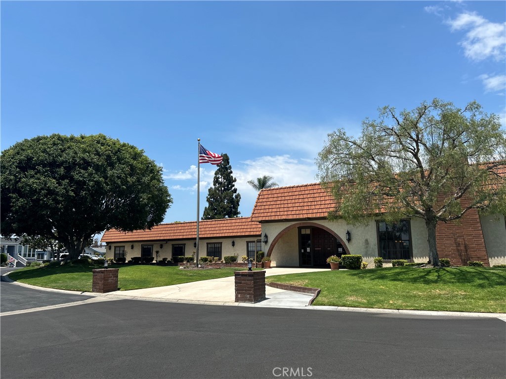 2851 Rolling Hills Drive 1