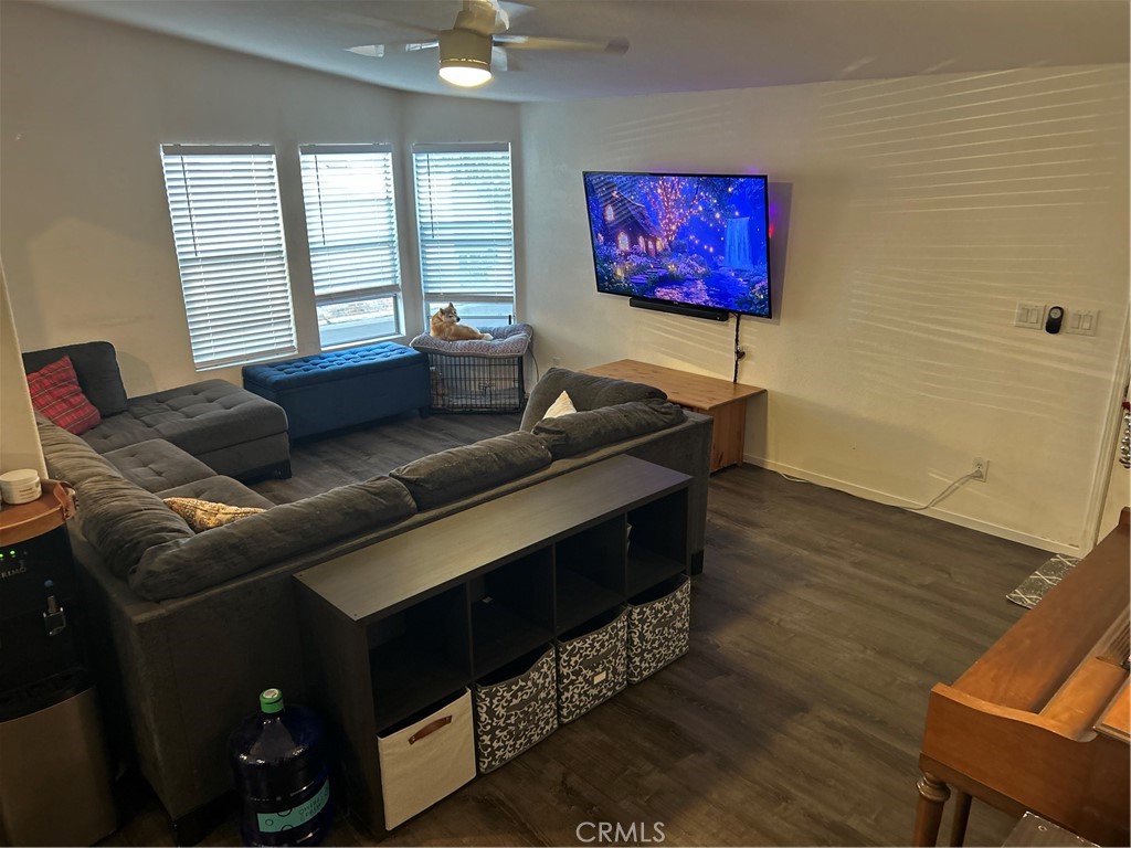 2851 Rolling Hills Drive 1