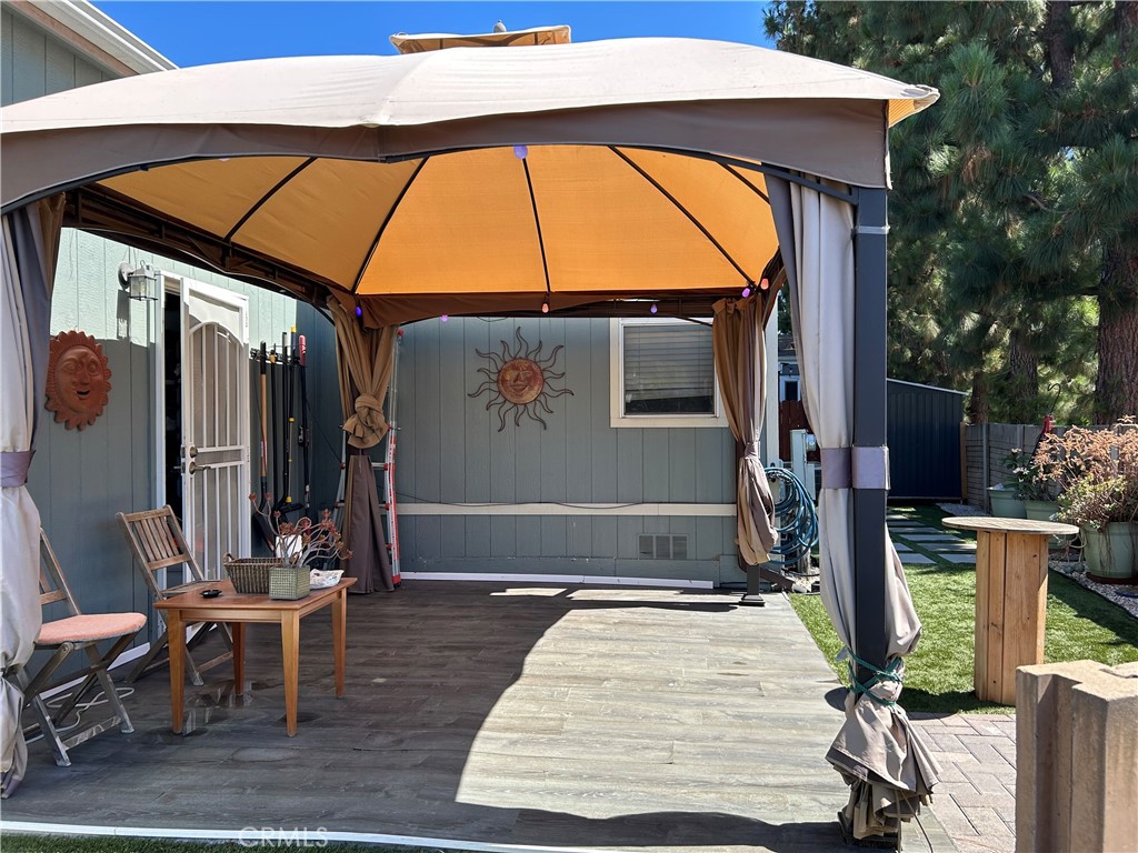 2851 Rolling Hills Drive 1