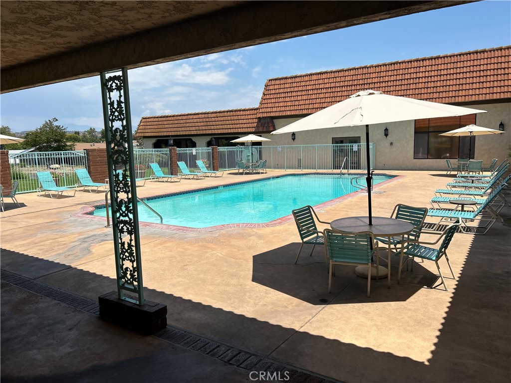 2851 Rolling Hills Drive 1