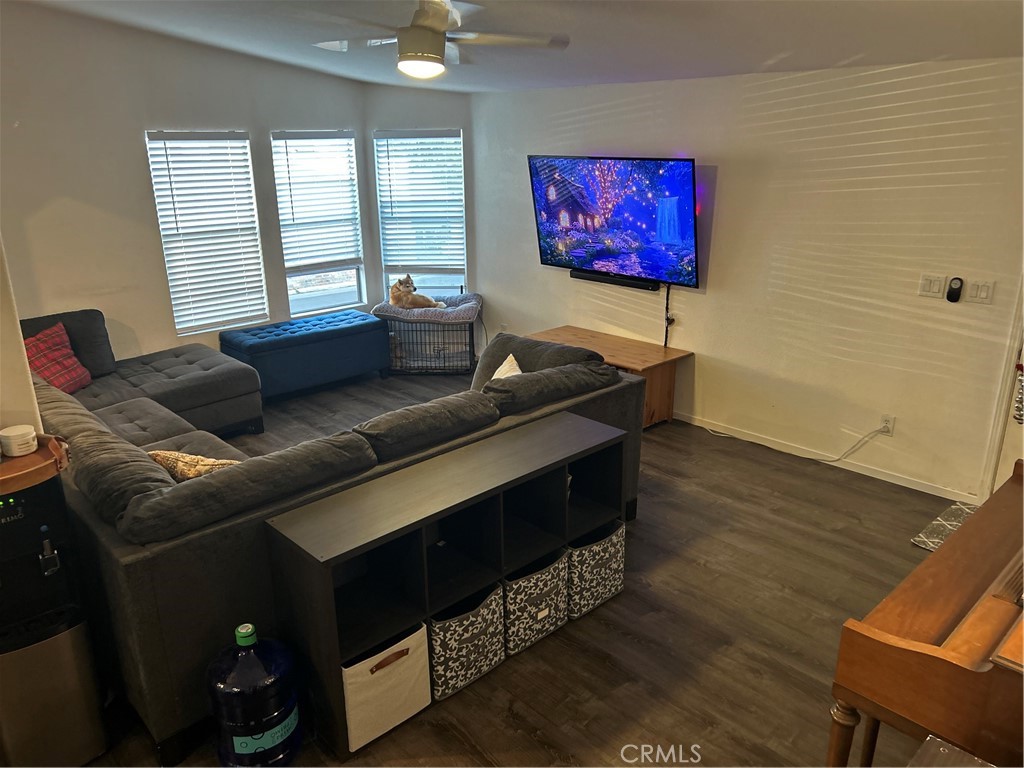 2851 Rolling Hills Drive 1