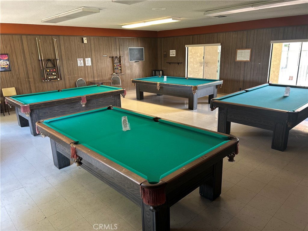 2851 Rolling Hills Drive 1