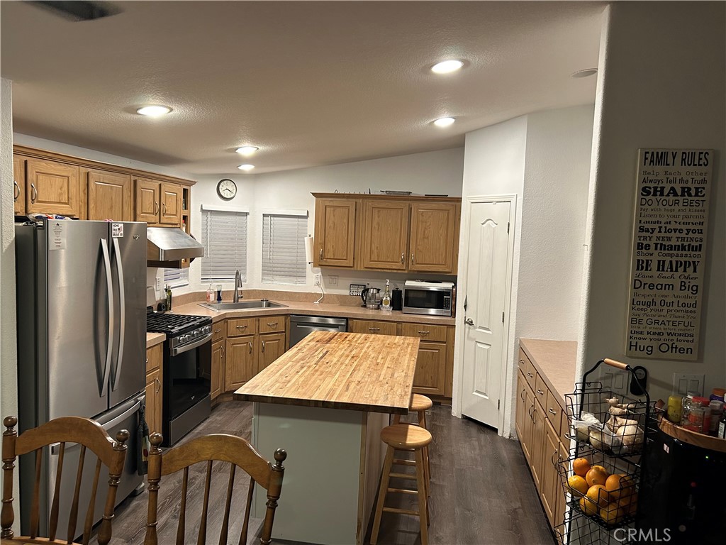 2851 Rolling Hills Drive 1