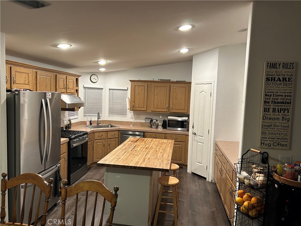 2851 Rolling Hills Drive 1