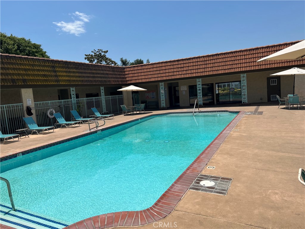 2851 Rolling Hills Drive 1