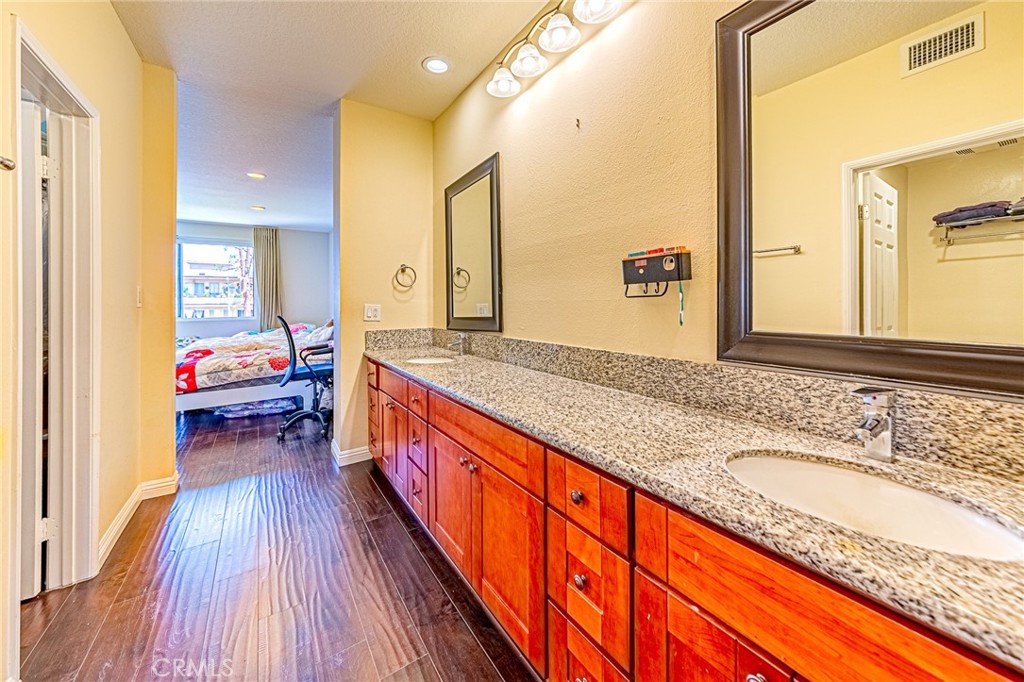 435 S La Fayette Park Place 219