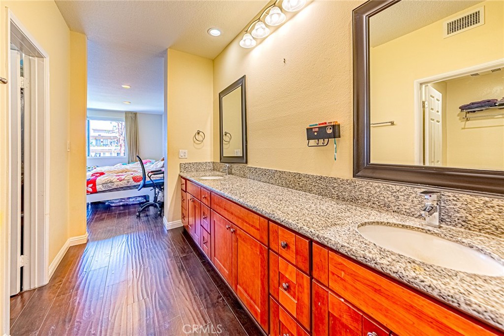 435 S La Fayette Park Place 219