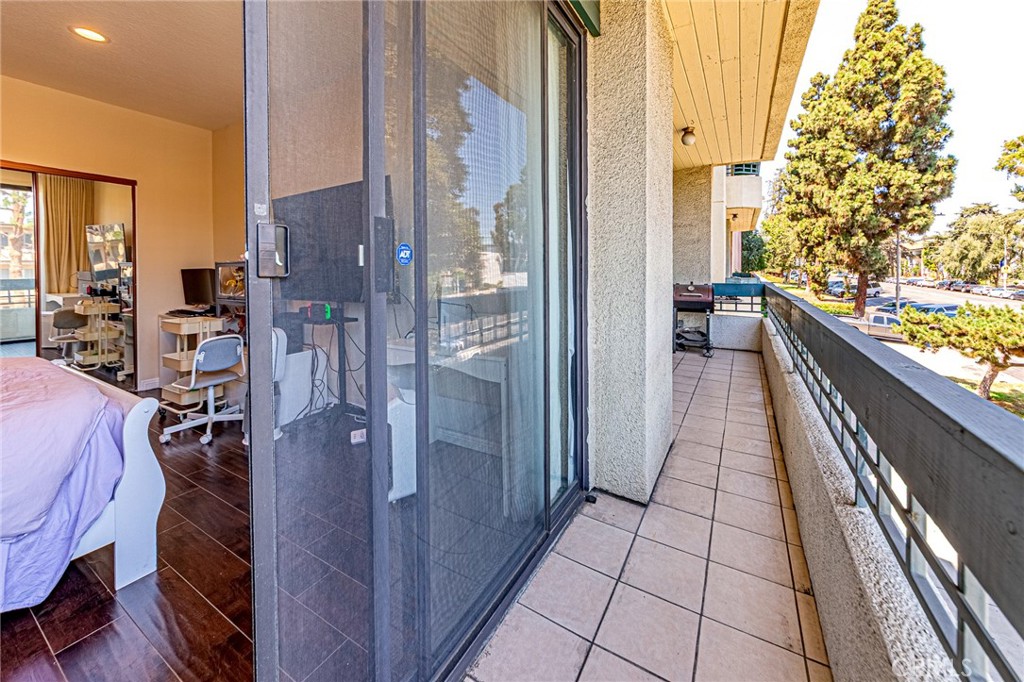 435 S La Fayette Park Place 219