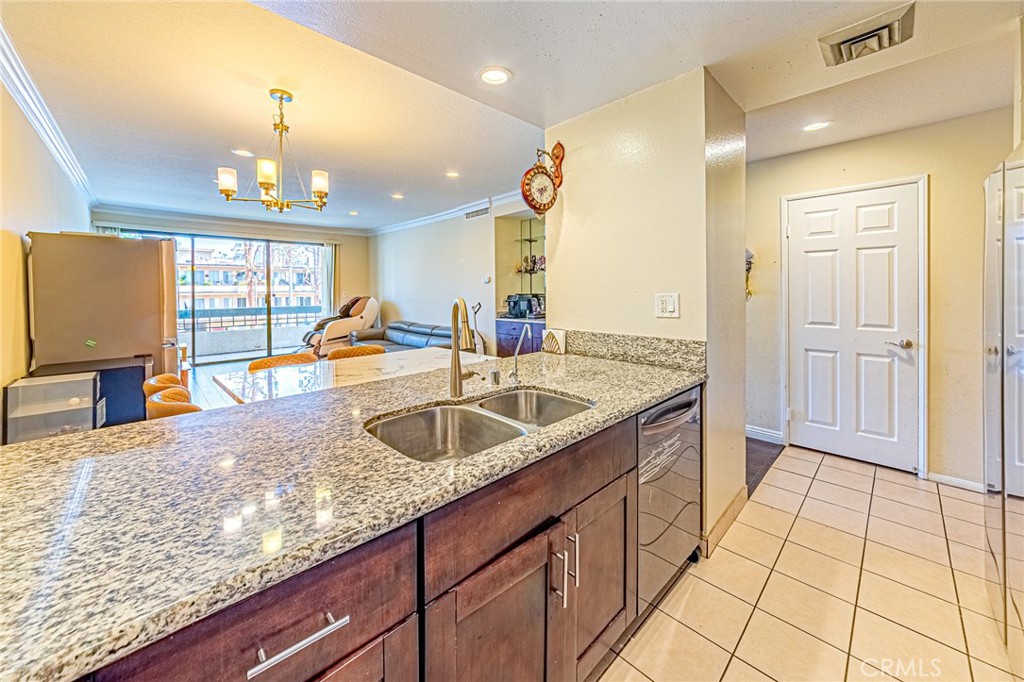 435 S La Fayette Park Place 219