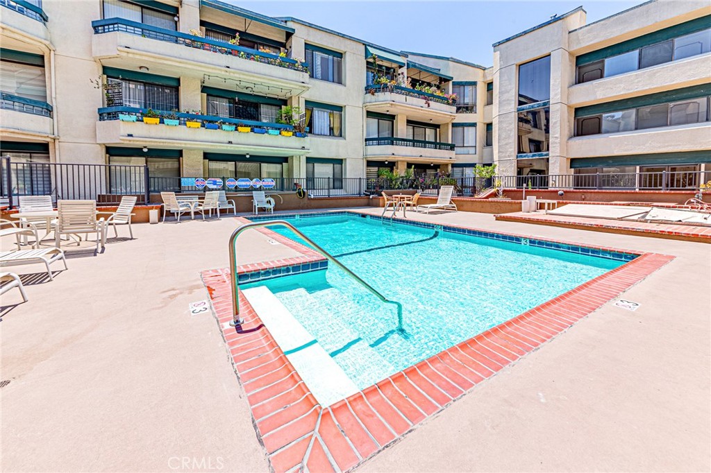 435 S La Fayette Park Place 219