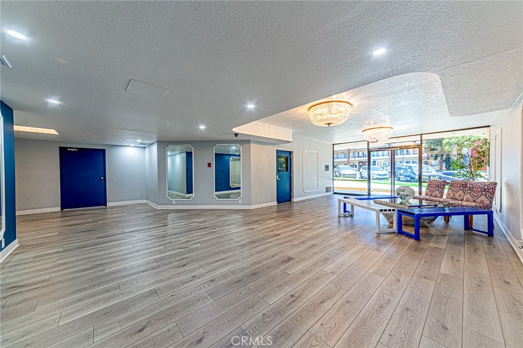 435 S La Fayette Park Place 219