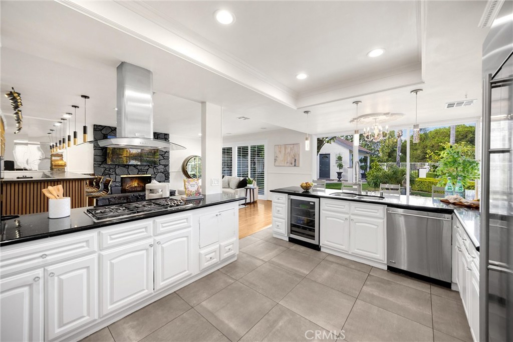 4332 Parkview Drive