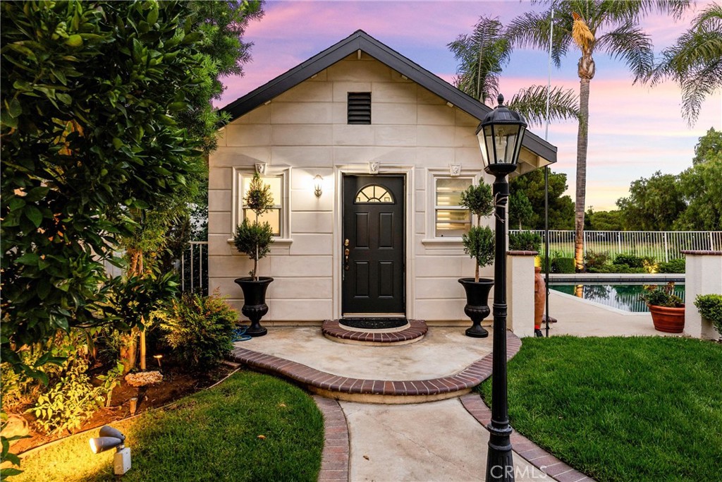 4332 Parkview Drive