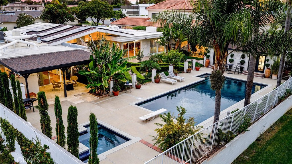 4332 Parkview Drive