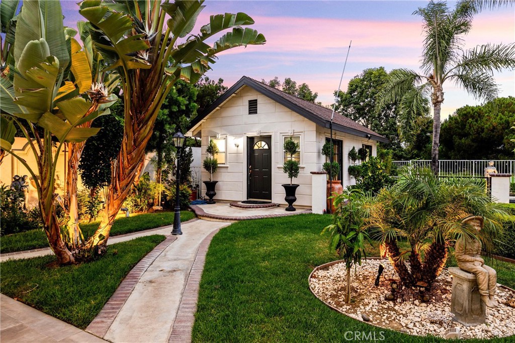 4332 Parkview Drive