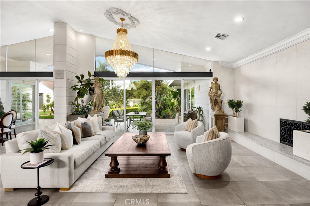 4332 Parkview Drive