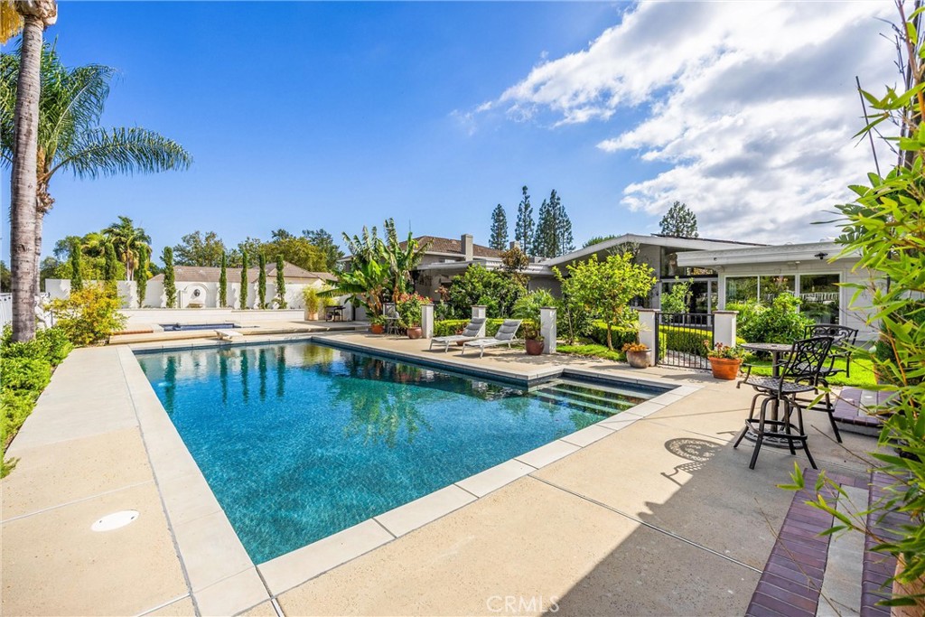 4332 Parkview Drive