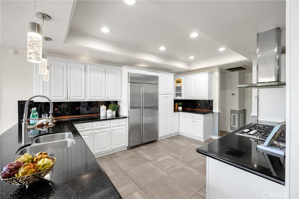 4332 Parkview Drive