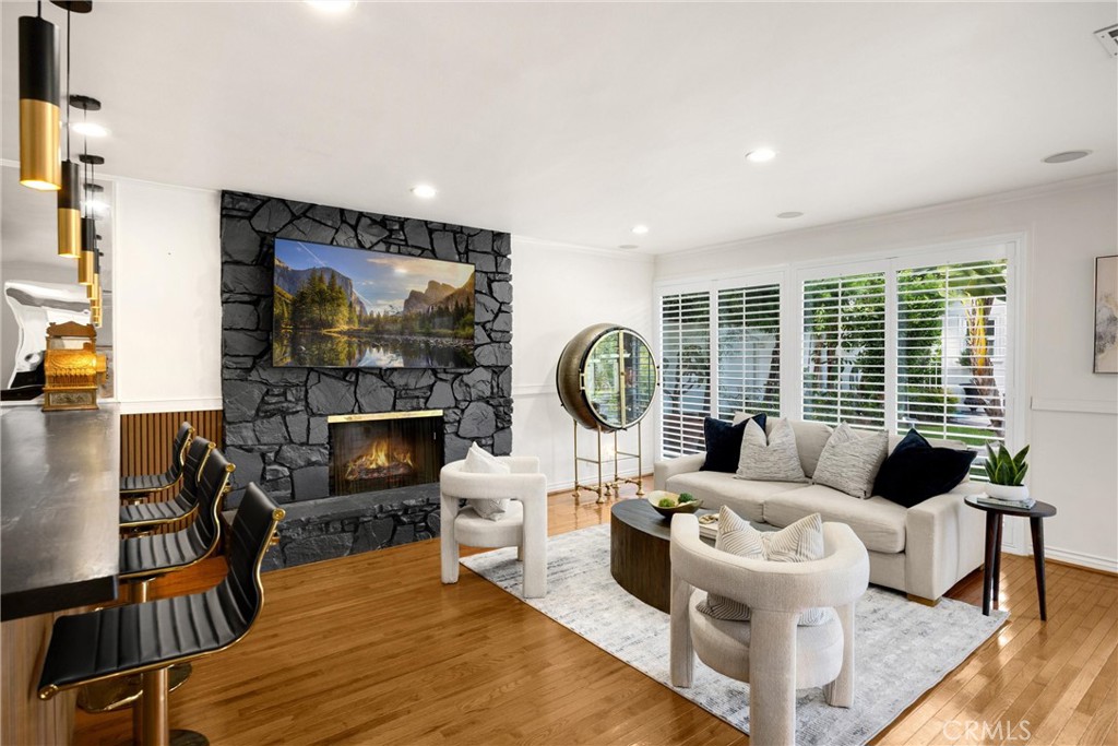 4332 Parkview Drive