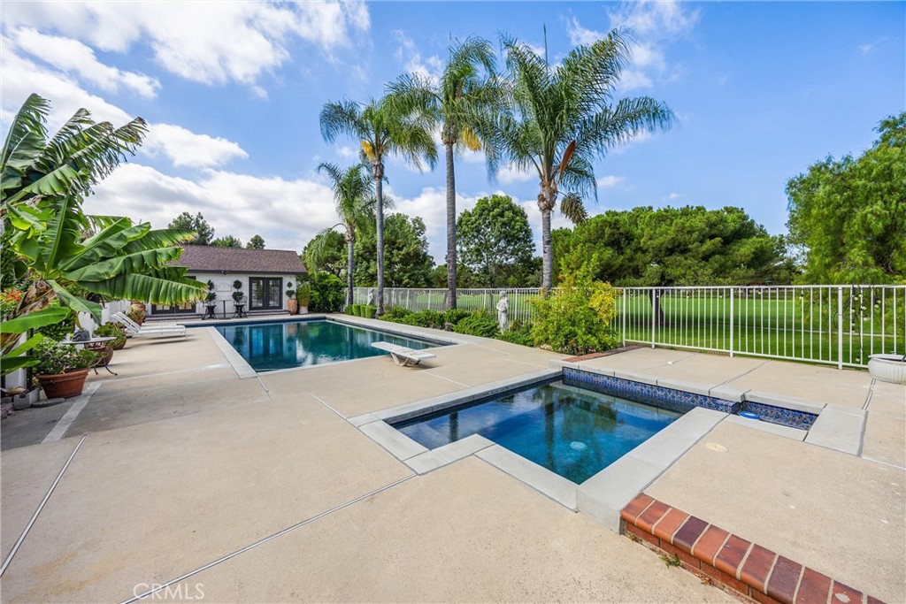 4332 Parkview Drive
