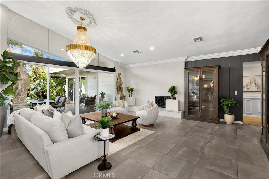 4332 Parkview Drive
