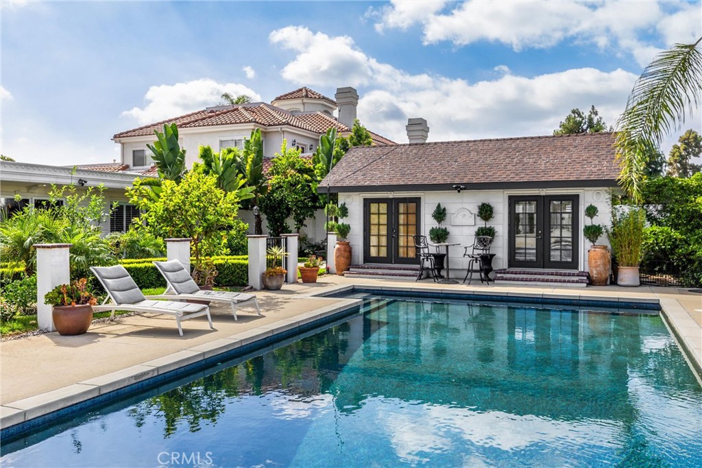 4332 Parkview Drive