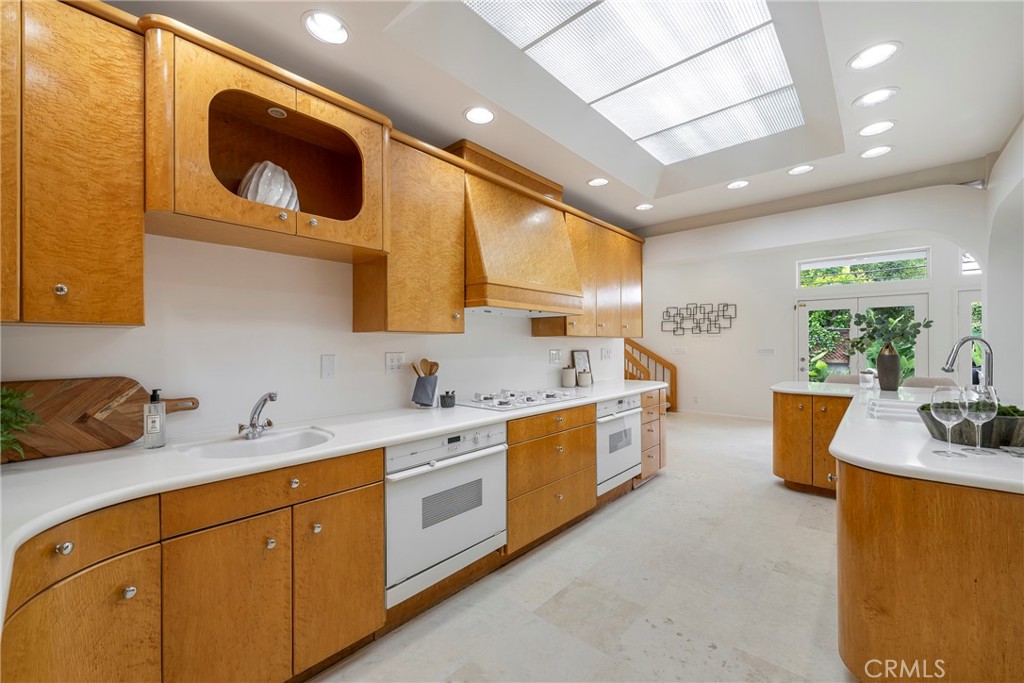 755 E Sunny Hills Rd