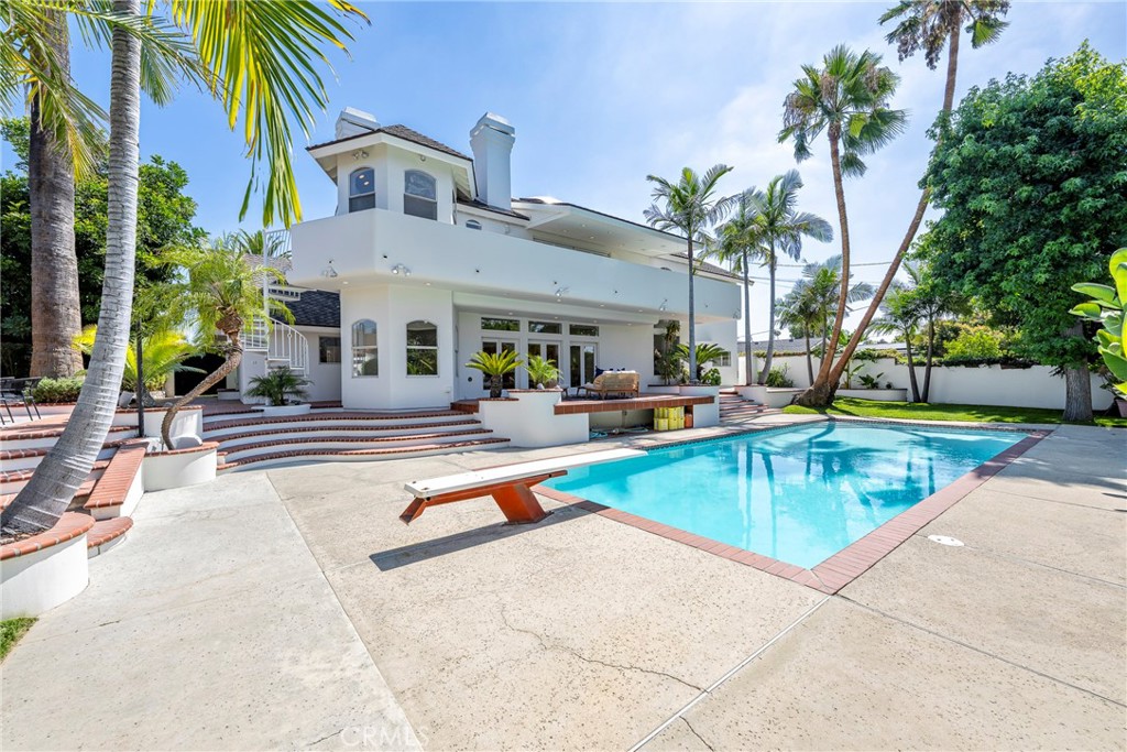 755 E Sunny Hills Rd