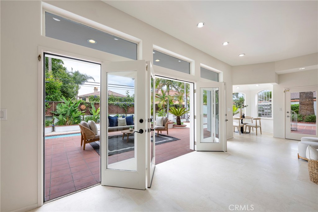 755 E Sunny Hills Rd