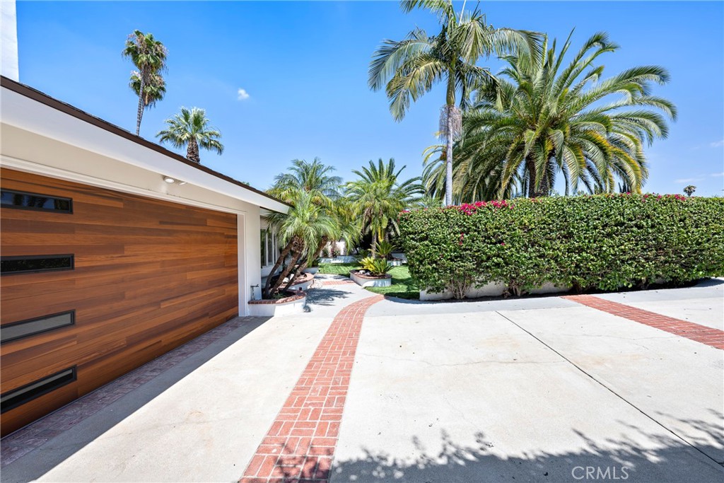 755 E Sunny Hills Rd