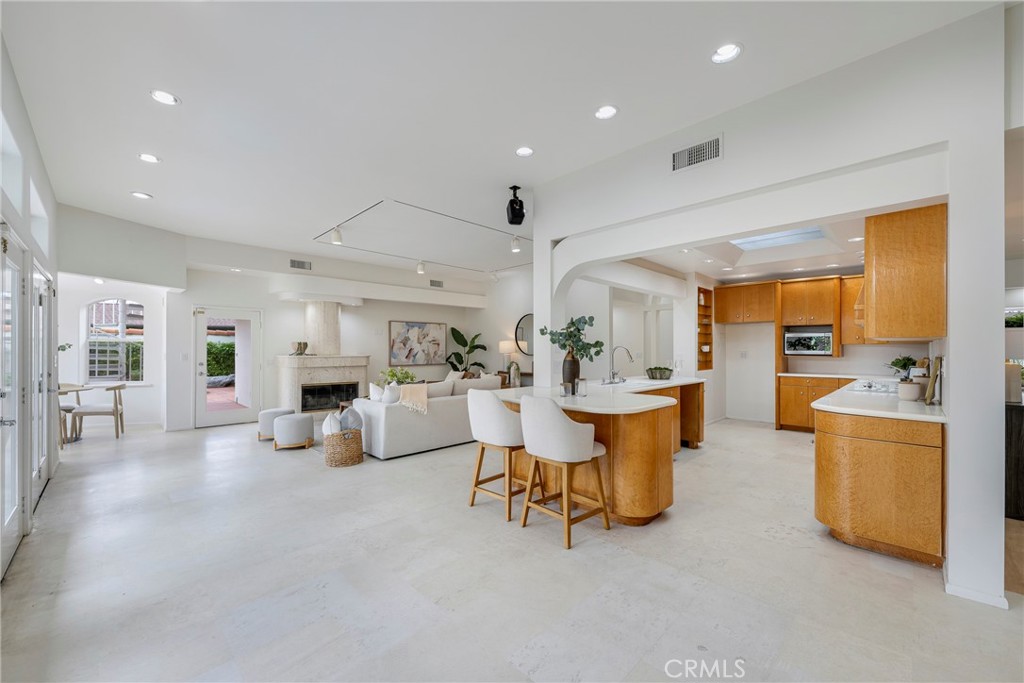 755 E Sunny Hills Rd