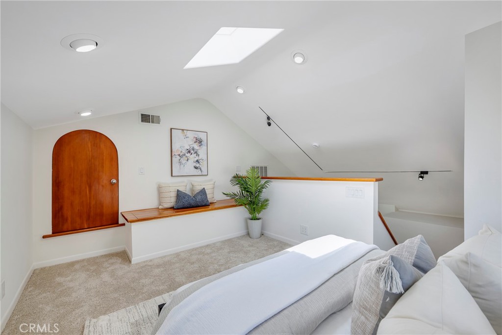 755 E Sunny Hills Rd