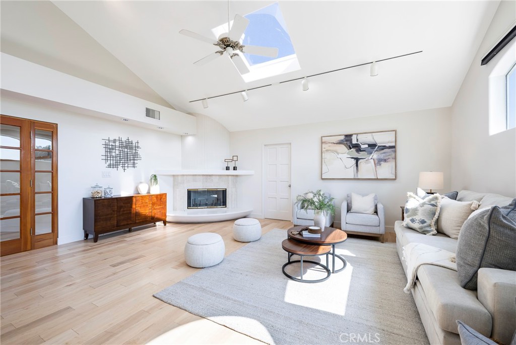 755 E Sunny Hills Rd