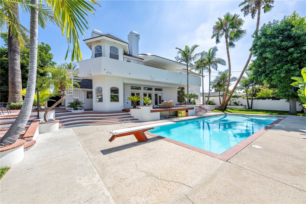 755 E Sunny Hills Rd