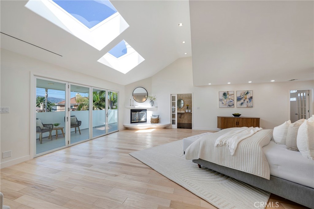 755 E Sunny Hills Rd