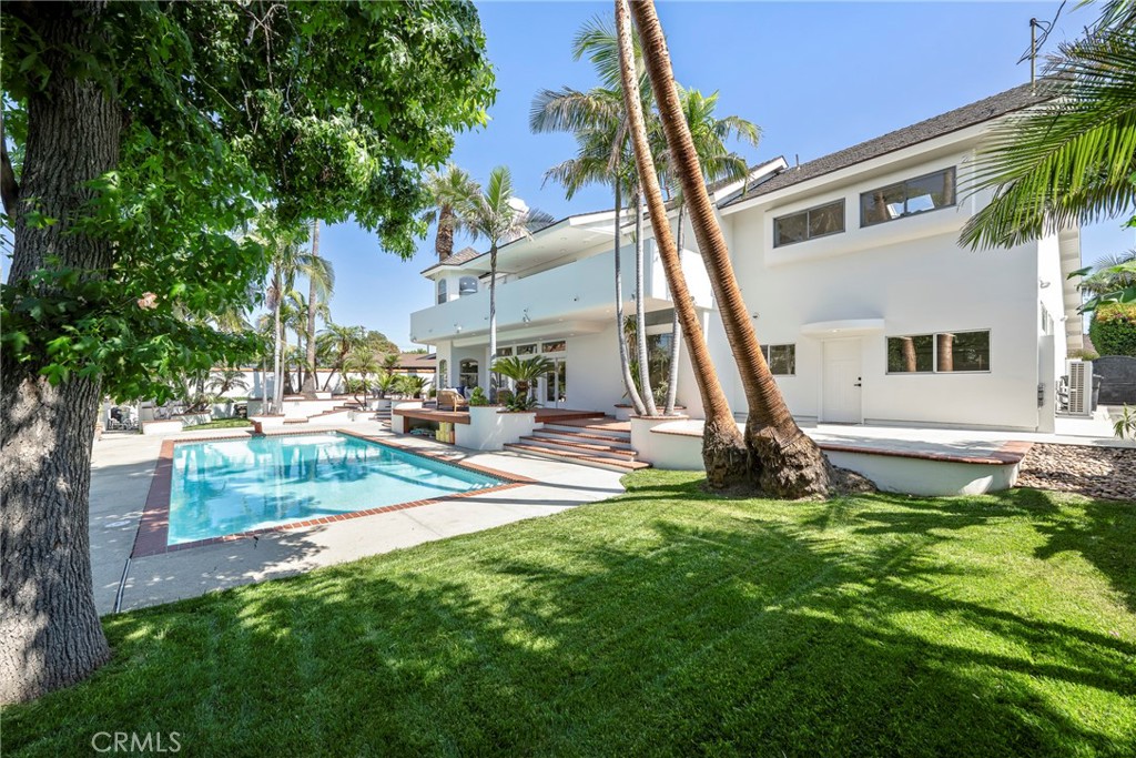 755 E Sunny Hills Rd