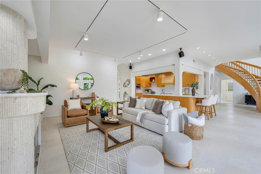 755 E Sunny Hills Rd