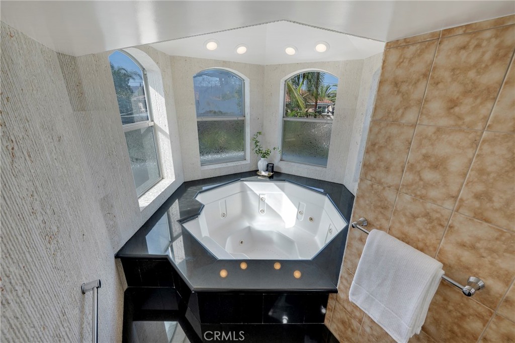 755 E Sunny Hills Rd