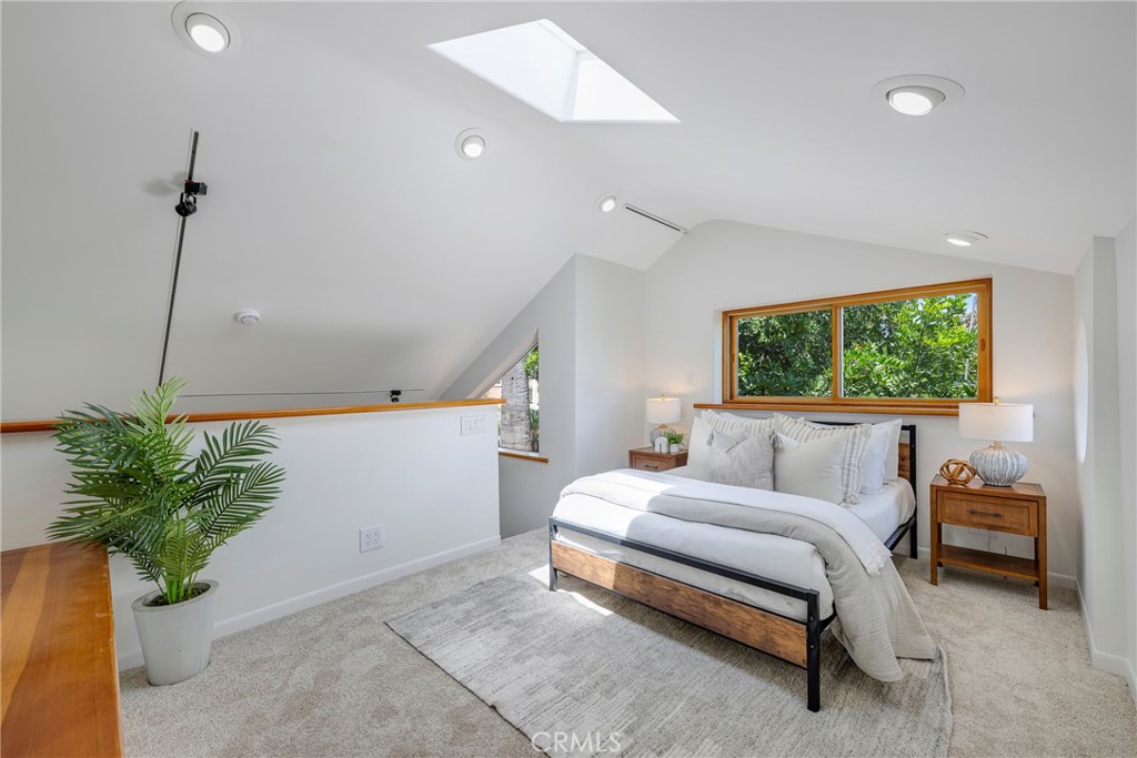 755 E Sunny Hills Rd