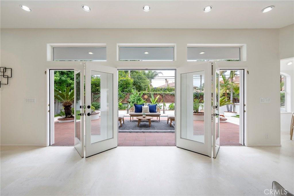 755 E Sunny Hills Rd