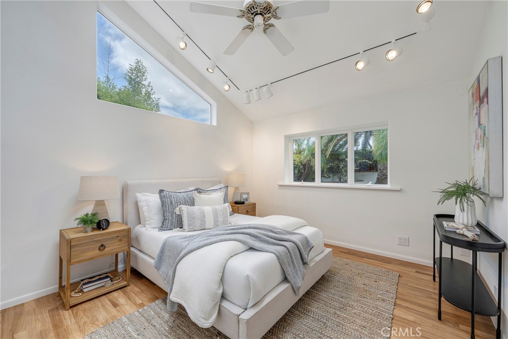 755 E Sunny Hills Rd