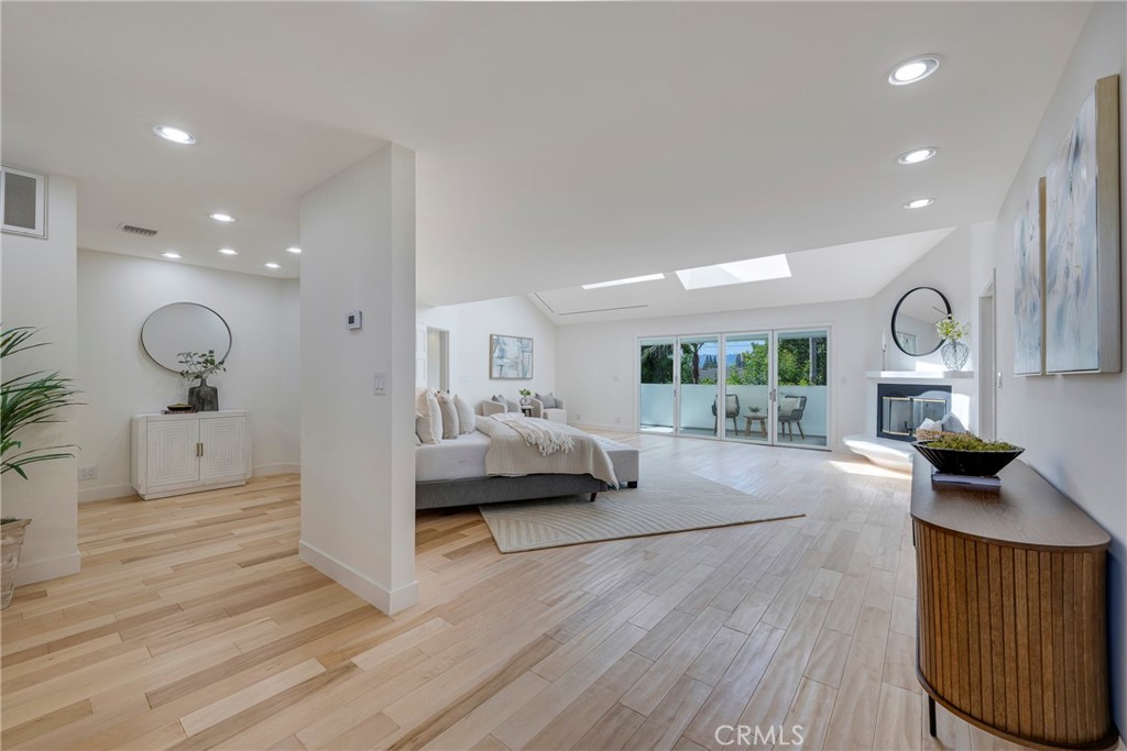 755 E Sunny Hills Rd